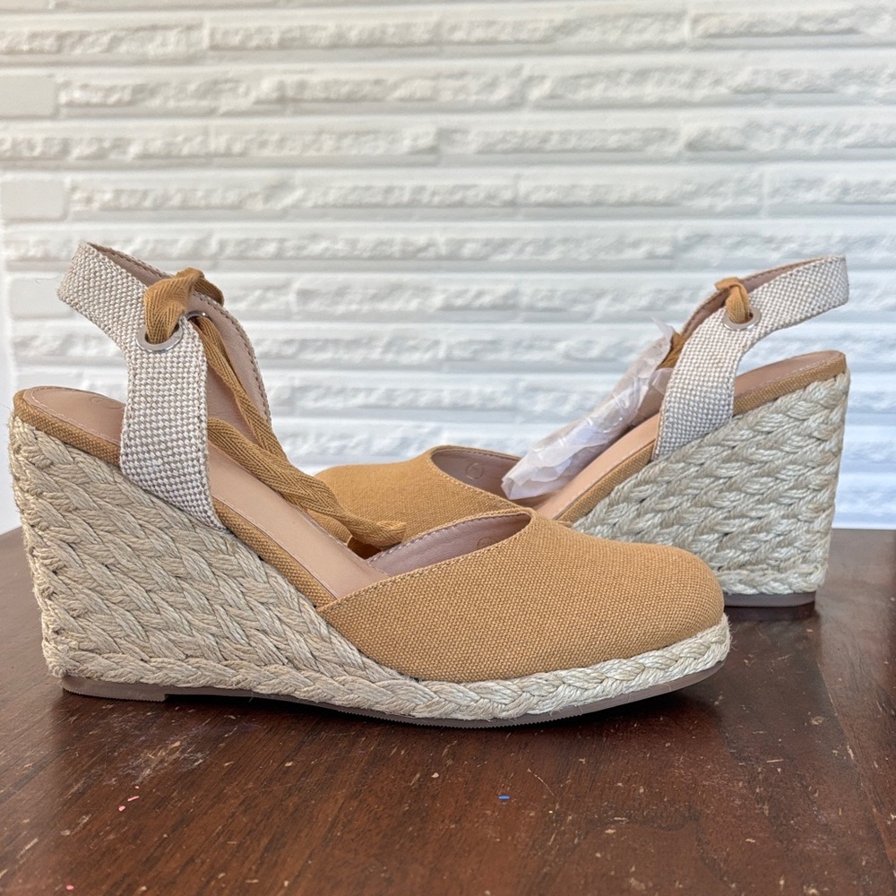 Elegant Tan Wedge Espadrilles